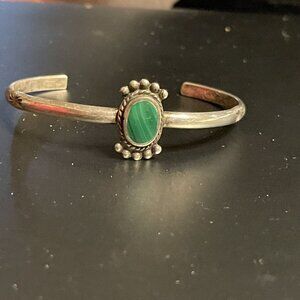 Vintage 925 Sterling Native American Navajo Malachite Bracelet Green Bezel Set